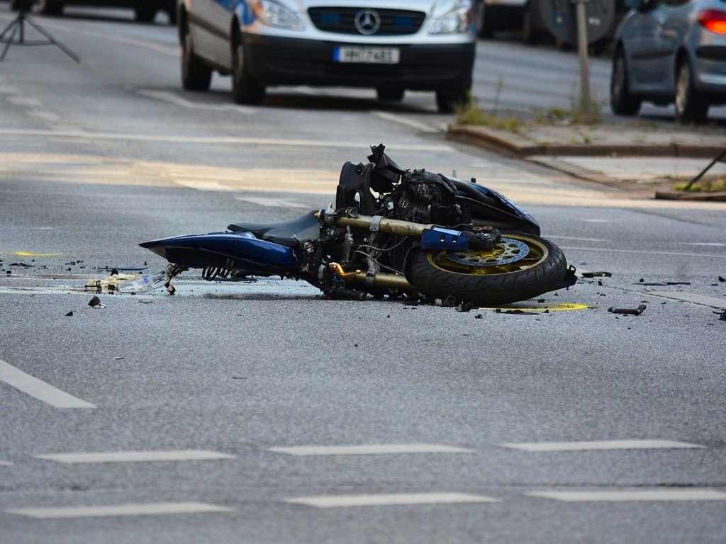 You are currently viewing How to Avoid a Motorcycle Crash: 11 Tips to Follow