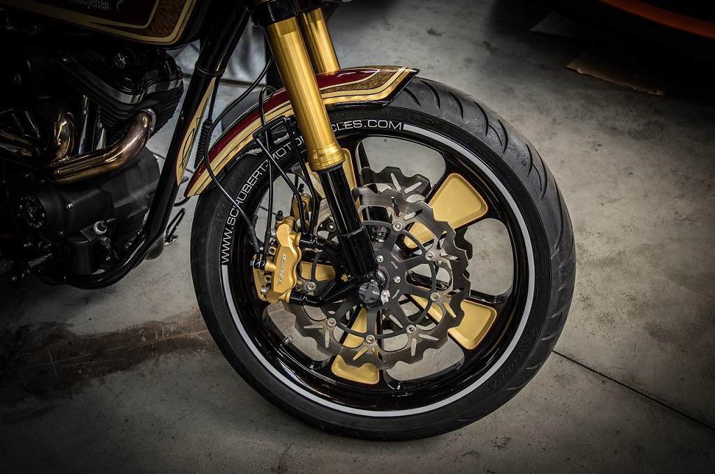 You are currently viewing 5 Things to Look For When Checking Motorcycle Tires