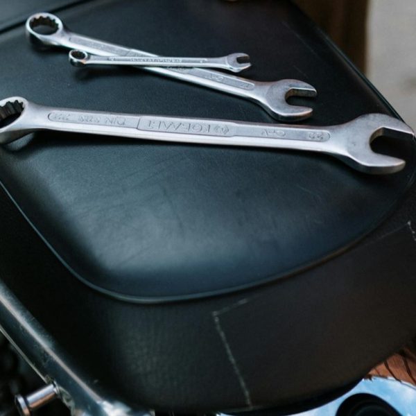 how to install a motorcycle seat cover